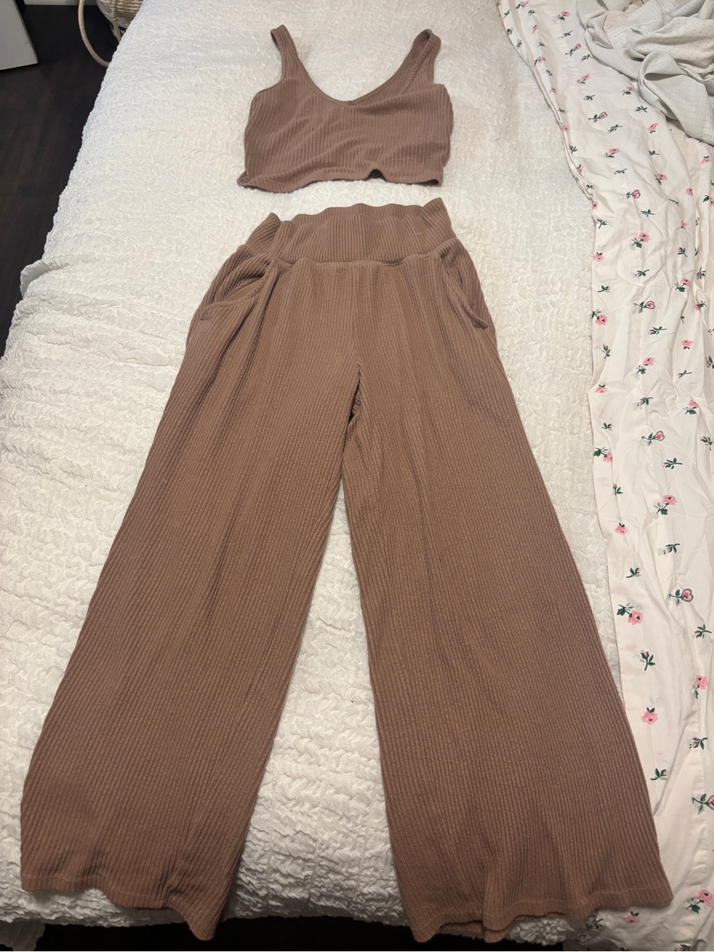 Abercrombie & Fitch Ribbed Two-Piece Lounge Set